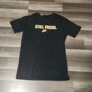 NIKE Tee Still Fresh Black and Gold Vintage T-shirt Size XL